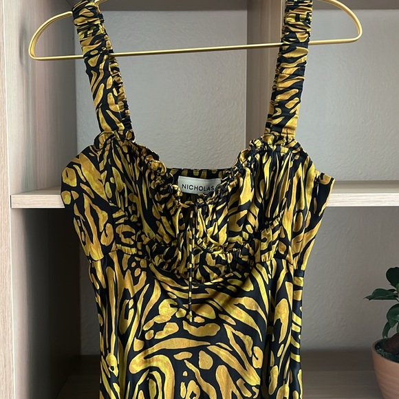 Nina Dress In Metallic Gold - Abstract Leopard Seaweed, size 2, perfect shape - Picture 3 of 7